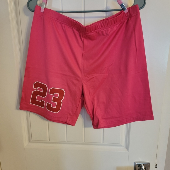 Short set. - Picture 3 of 5